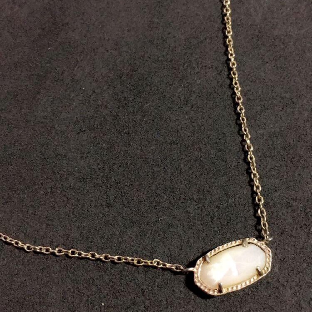 Kendra Scott necklace (Ivory White)